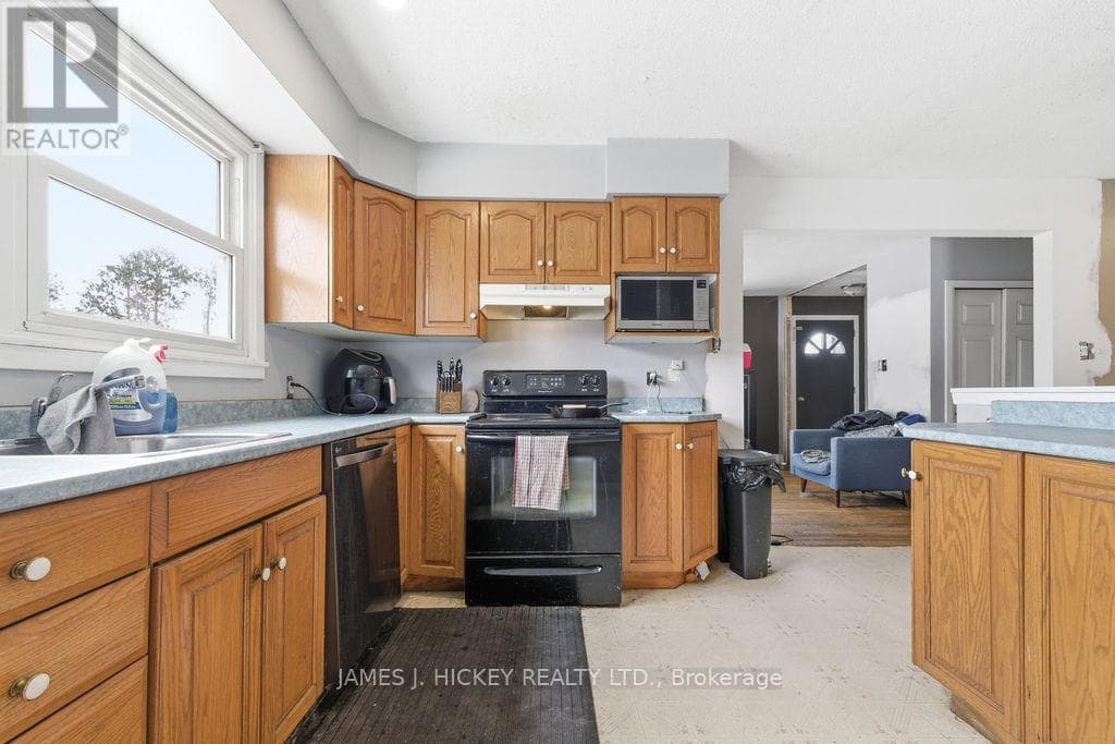 18 SUMMIT STREET photo 2