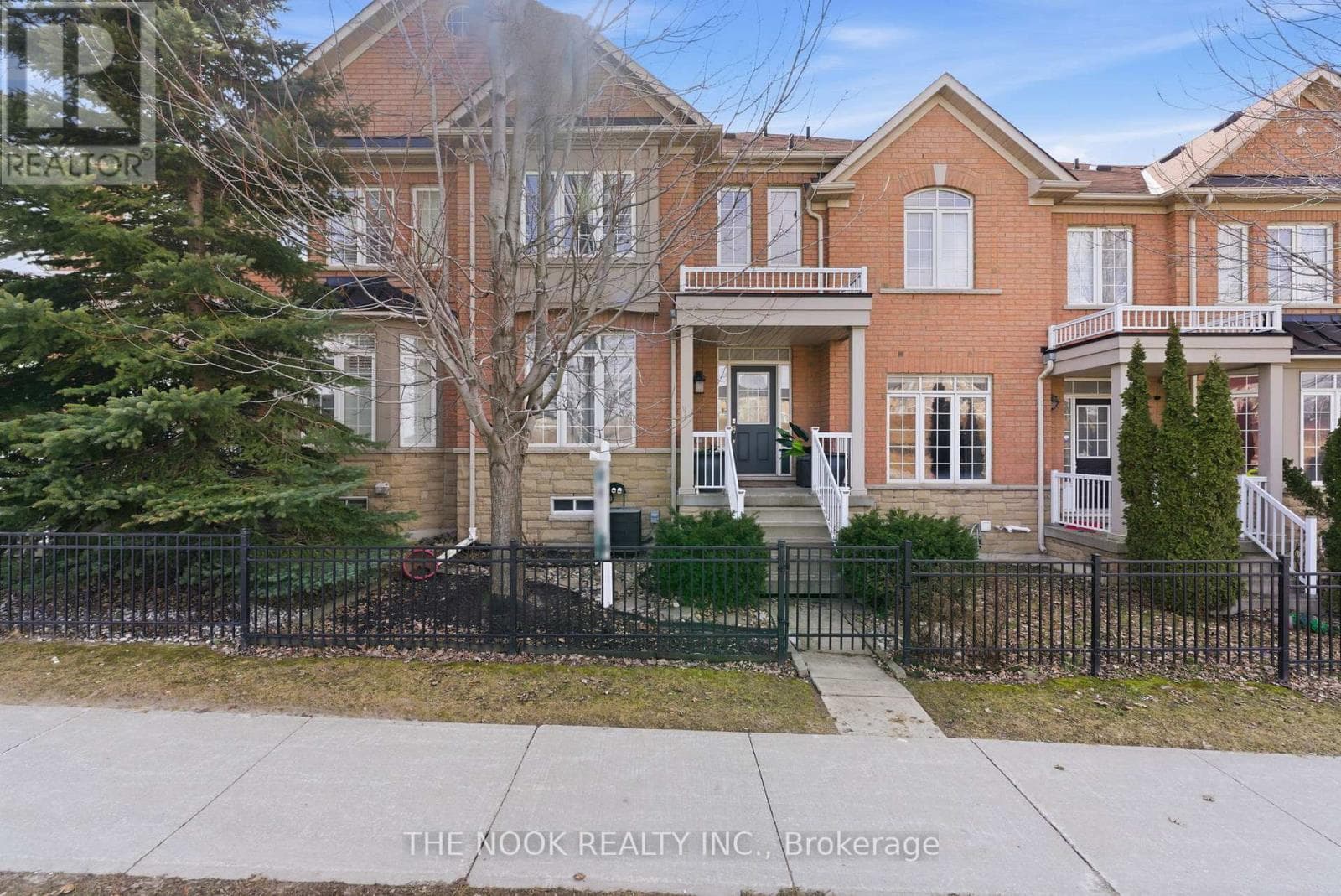 107 BARKDALE WAY photo 4