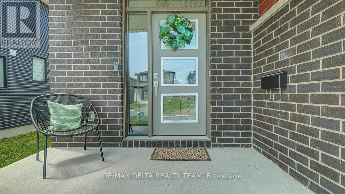1269 DIAMOND STREET photo 3
