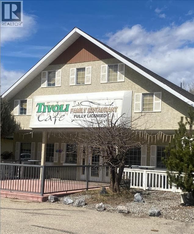 1916 10 Avenue photo 2