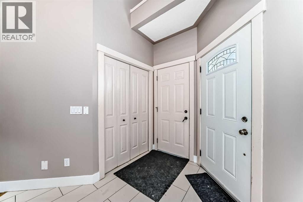 57 Sherwood Terrace NW photo 3