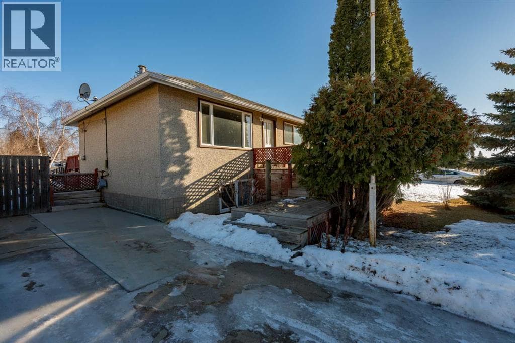 3 bed 2 bath single family at 1509 10a Street — $210,000
