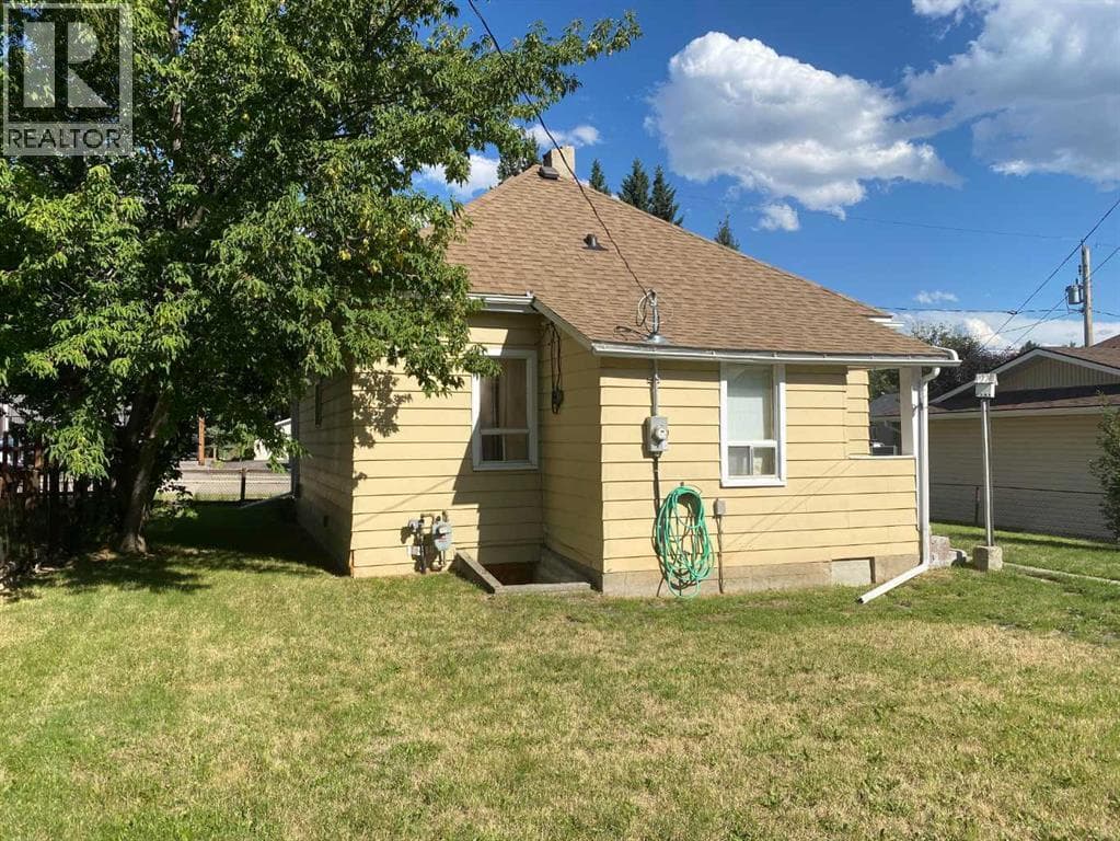 20630 25 Avenue — photo 3