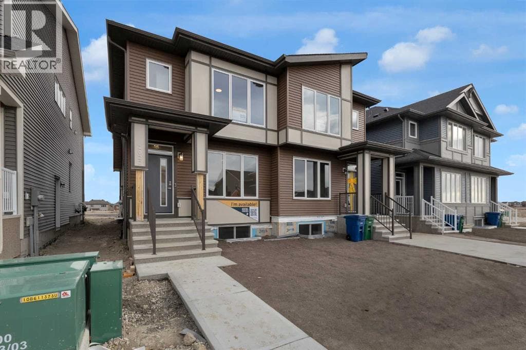 2022 Cobblebrook Crescent SW photo 2