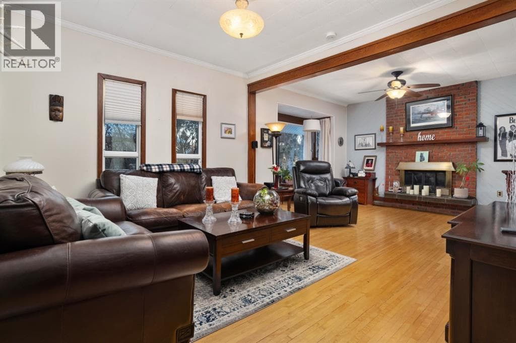 4825 51 Street photo 5