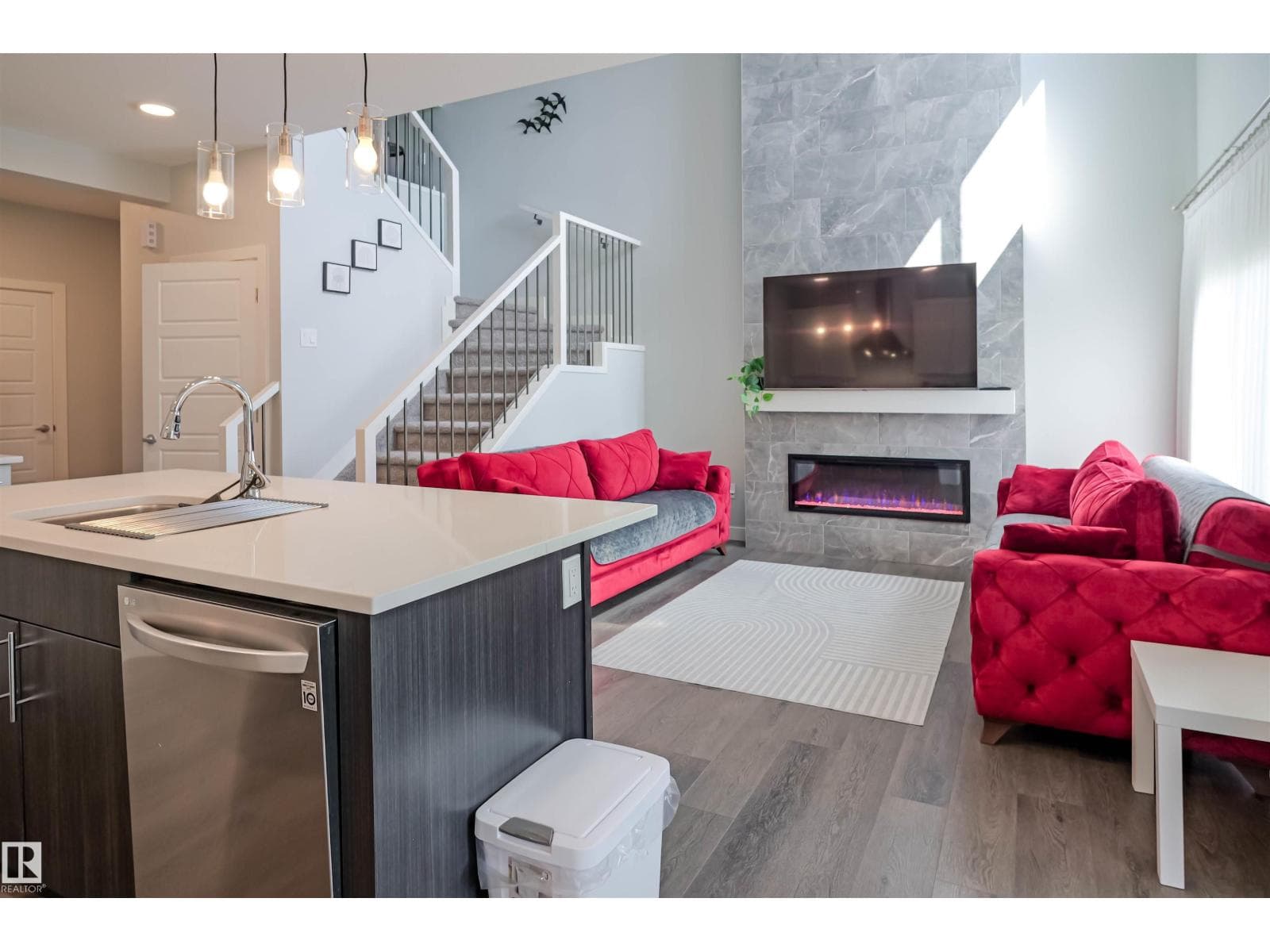 4 bed 3 bath single family at 111 KINGSBURY CI — $529,900