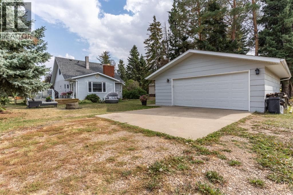 4825 51 Street photo 3