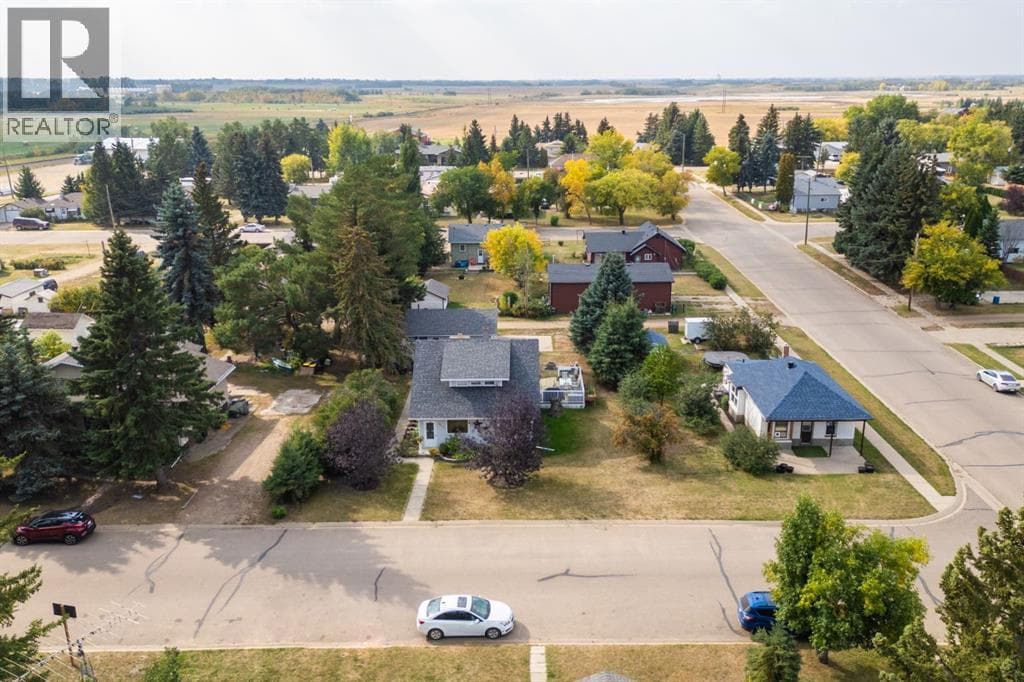 4825 51 Street photo 2