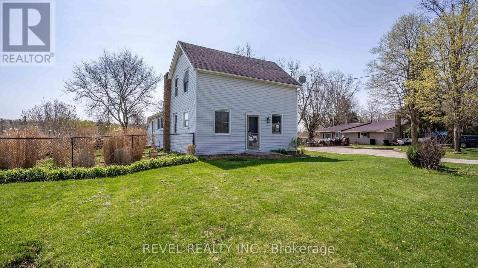 10299 ILDERTON ROAD photo 2