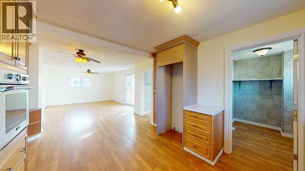 5 1 Avenue E photo 3
