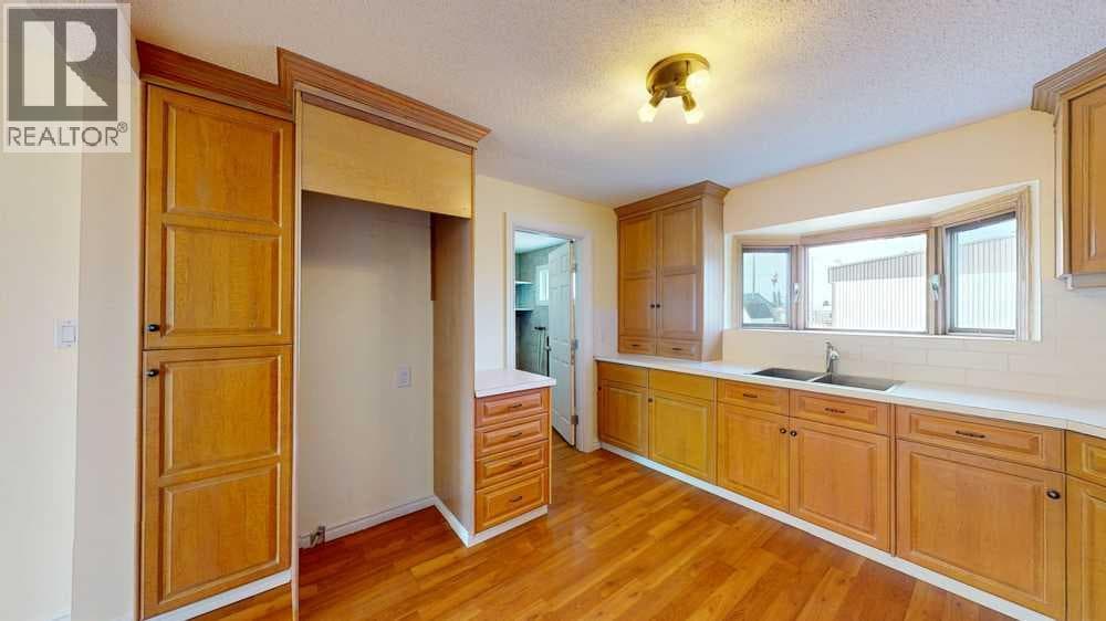 5 1 Avenue E photo 4