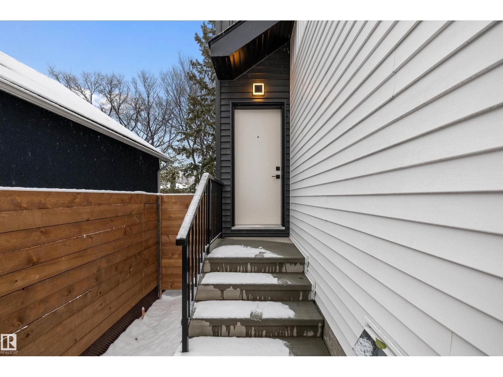 11418 96 ST NW photo 4