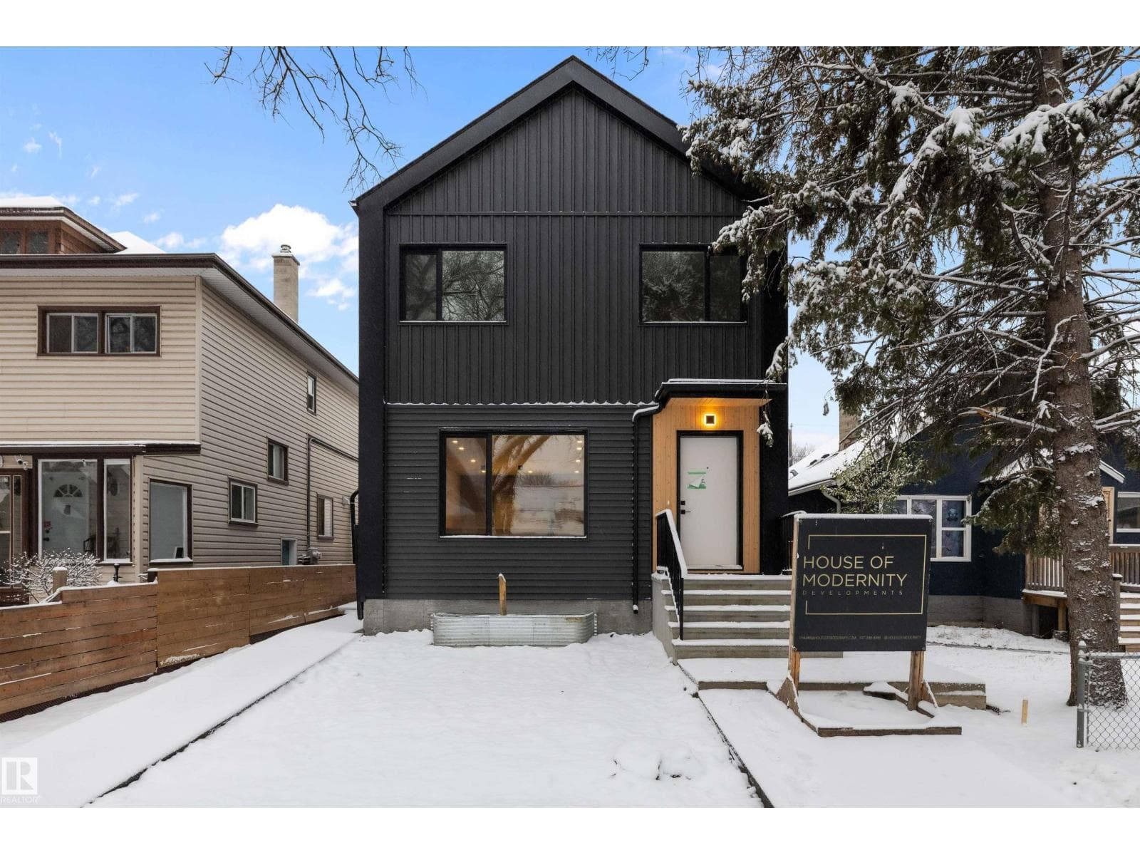 11918 93 ST NW photo 2