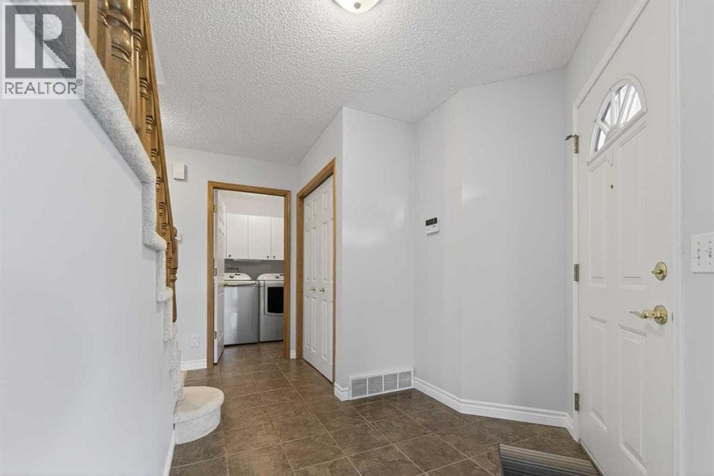 88 Scenic Gardens NW photo 4