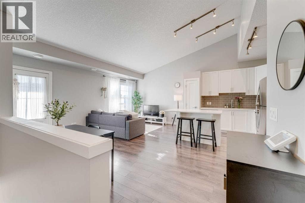 165 Evanscrest Gardens NW photo 3