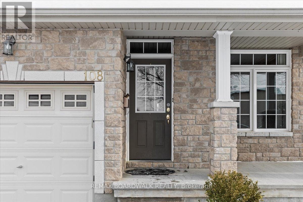 108 JADE STREET photo 2