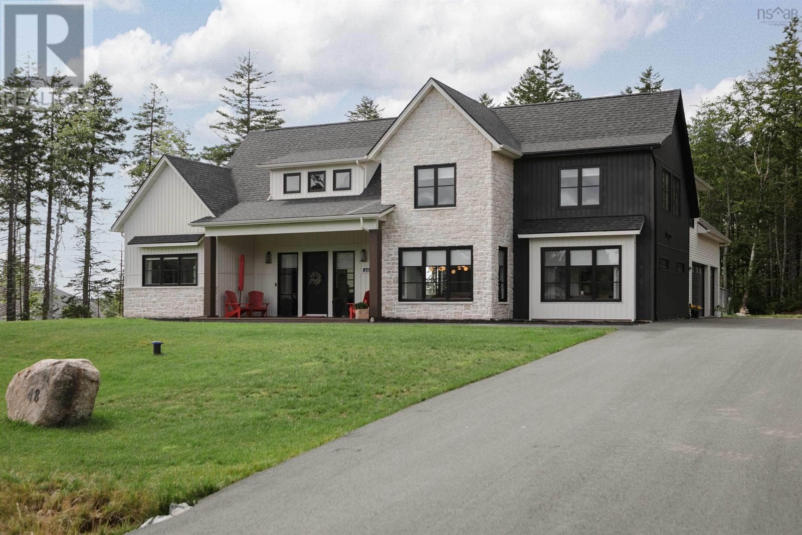48 Heatherton Crescent photo 4