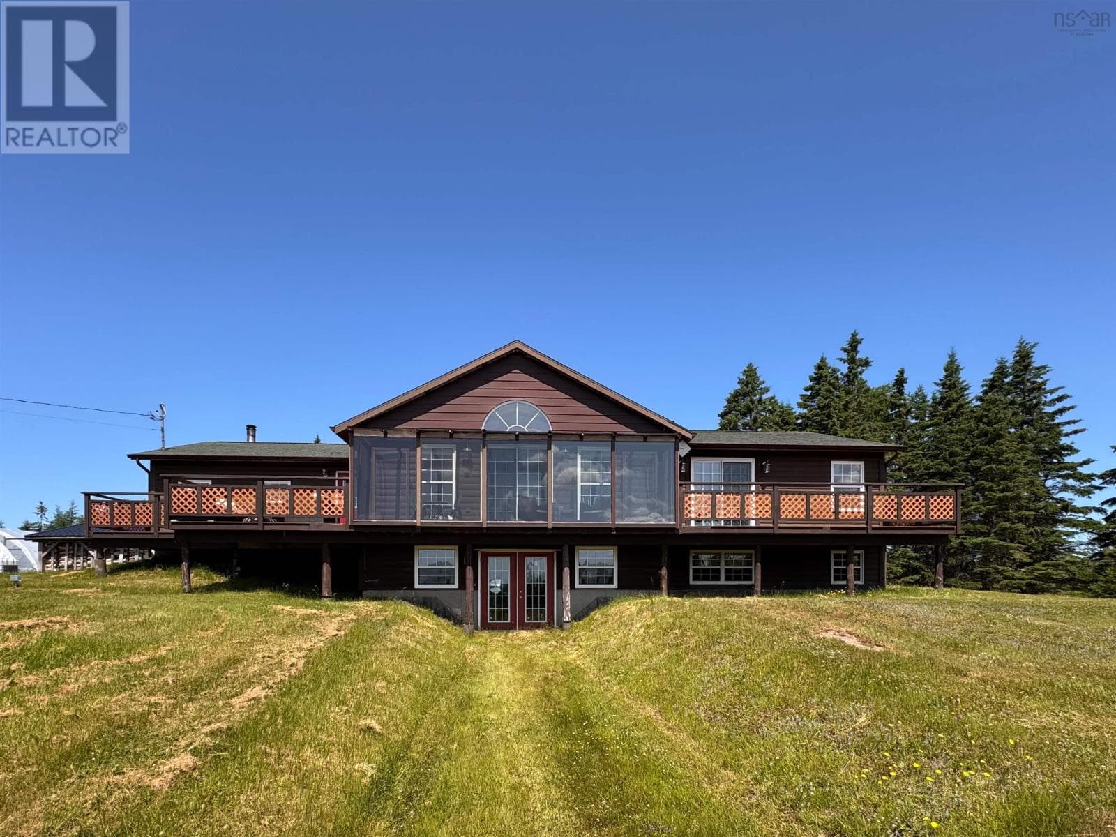 3 bed 3 bath single family at 923 Soldiers Cove Road — $1,200,000