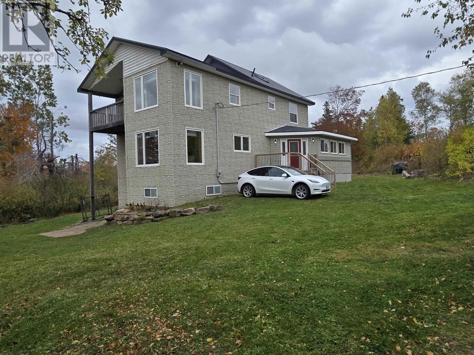 217 McAuley Road photo 2