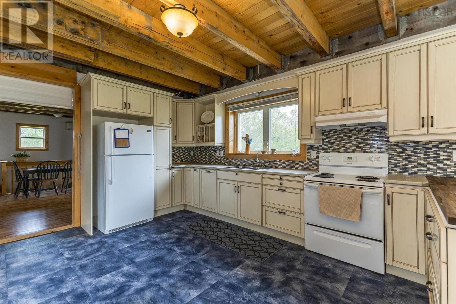 217 McAuley Road photo 3