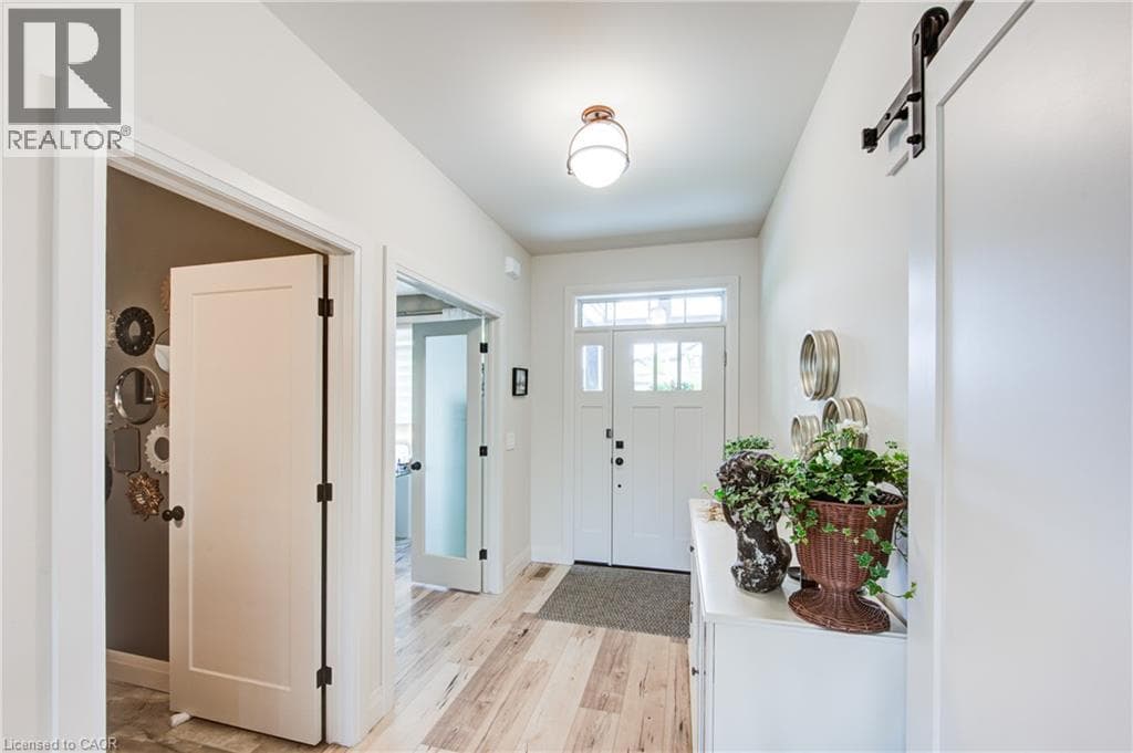 27 RIDGEWOOD Crescent photo 5