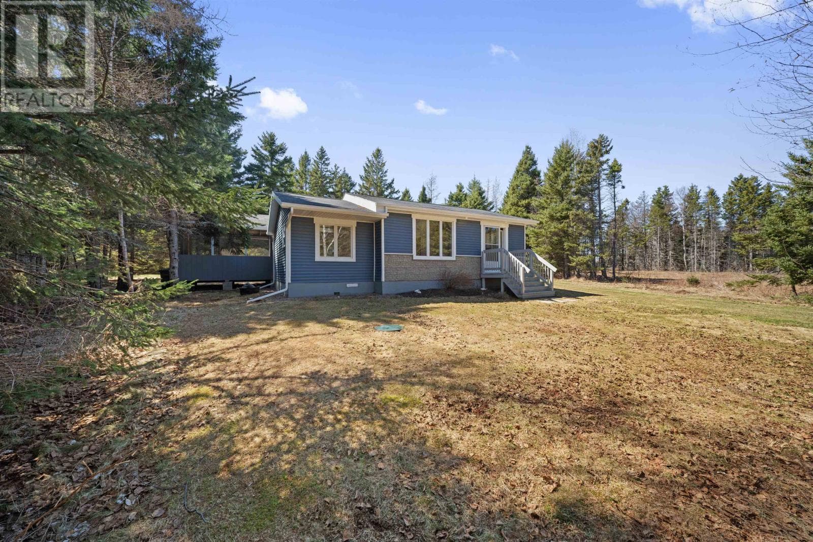 229 Spruce Way photo 3