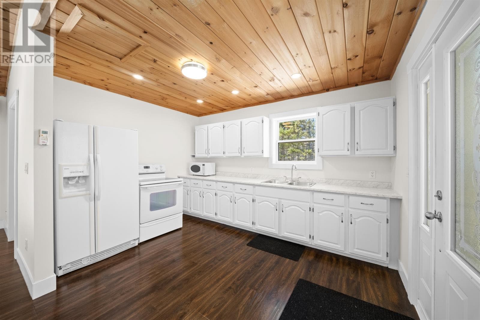 229 Spruce Way photo 5