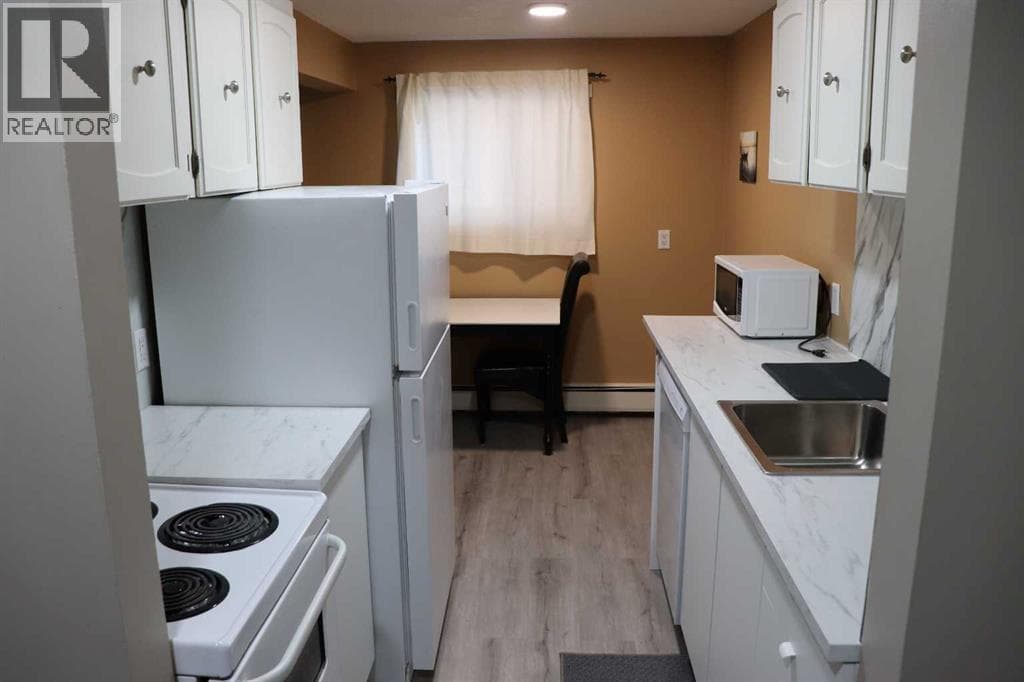 3, 506 41 Street photo 3
