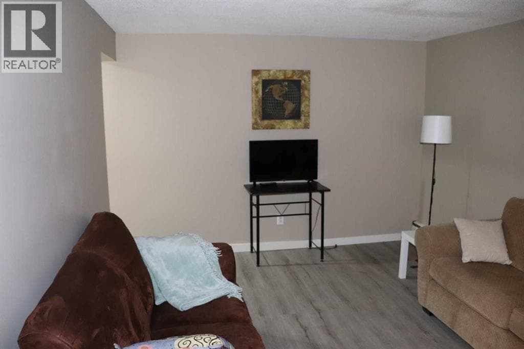 3, 506 41 Street photo 5