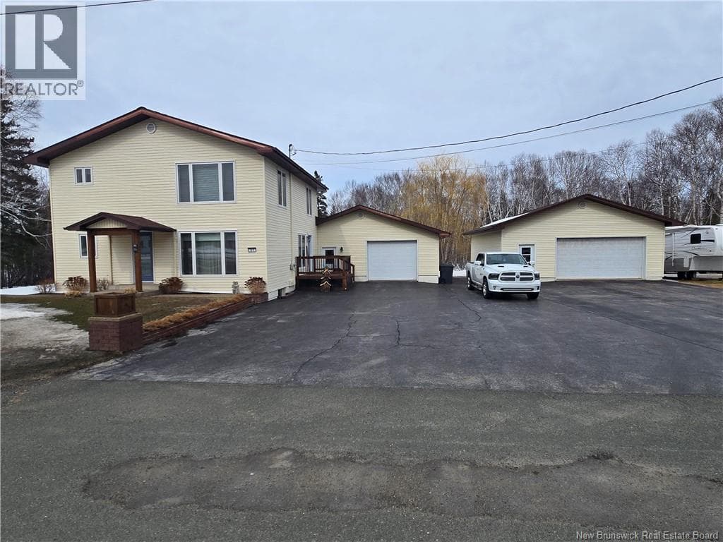 3 bed 2 bath single family at 81 Principale — $359,900