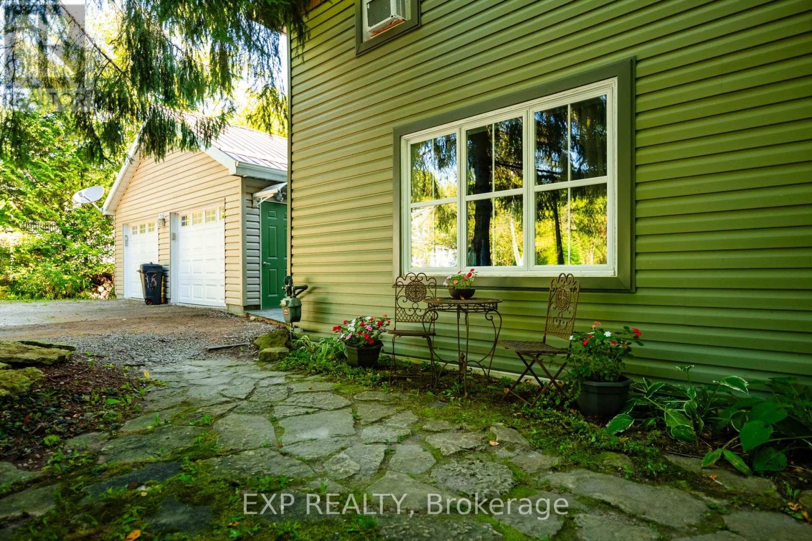 16 MILL STREET photo 4