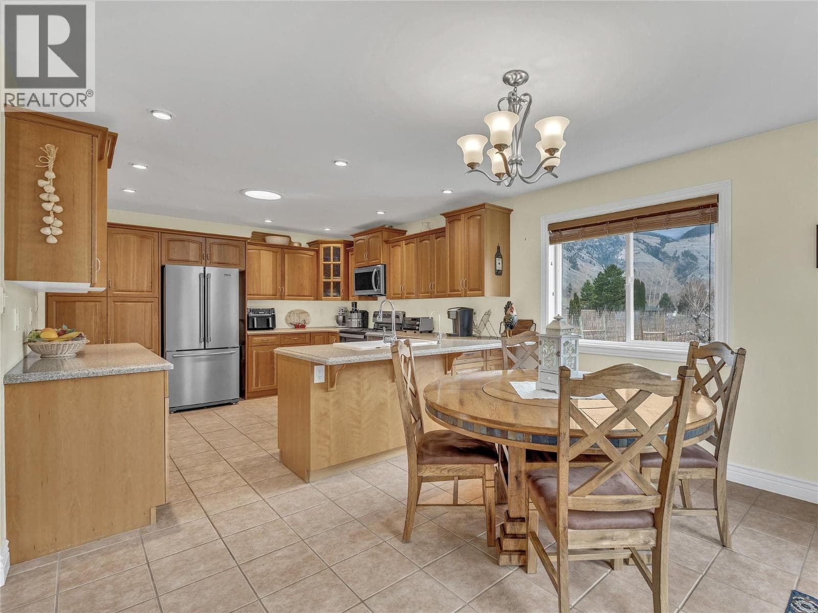 2120 RITCHIE Drive photo 5