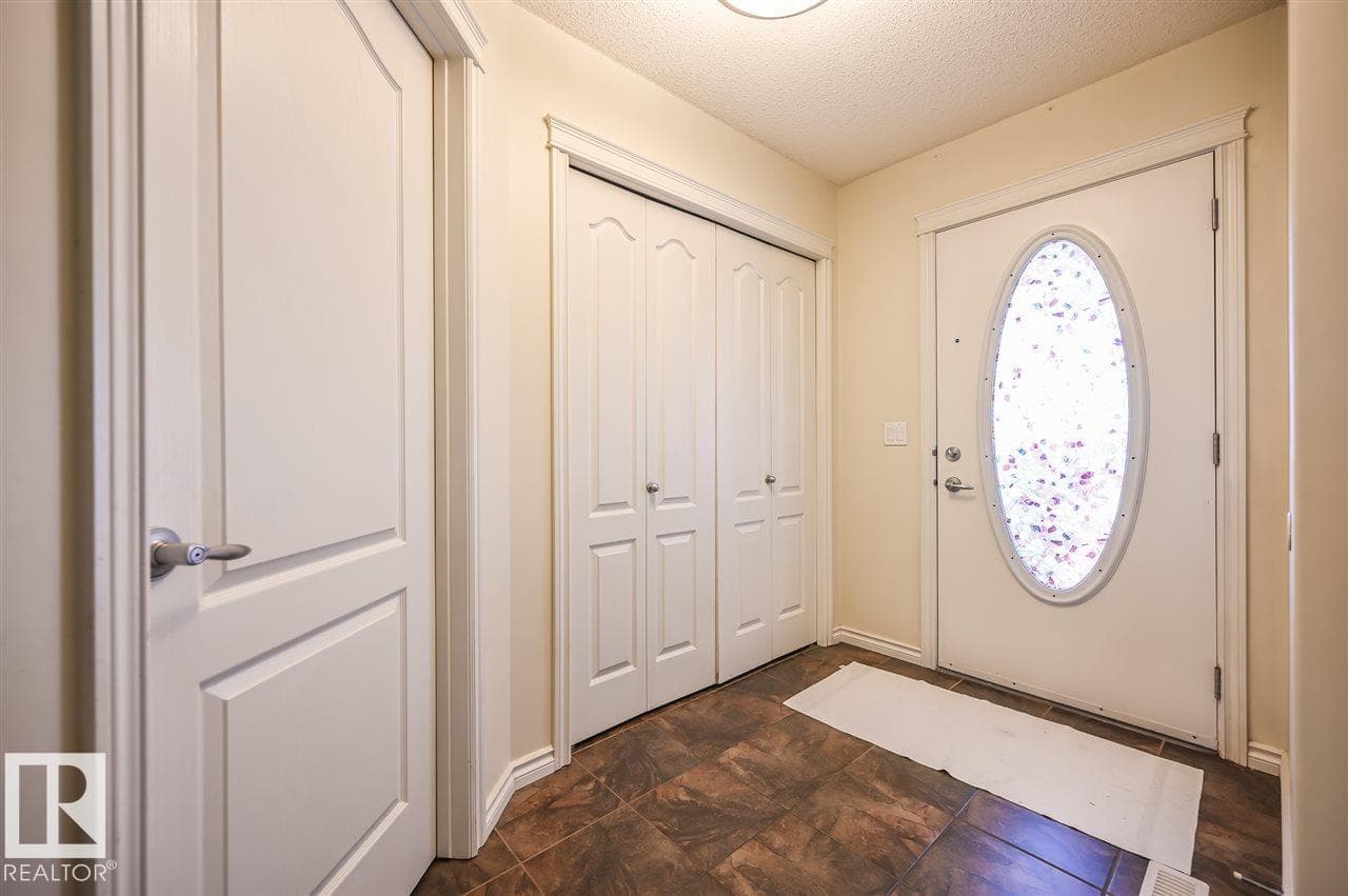 11425 14 AV SW photo 3