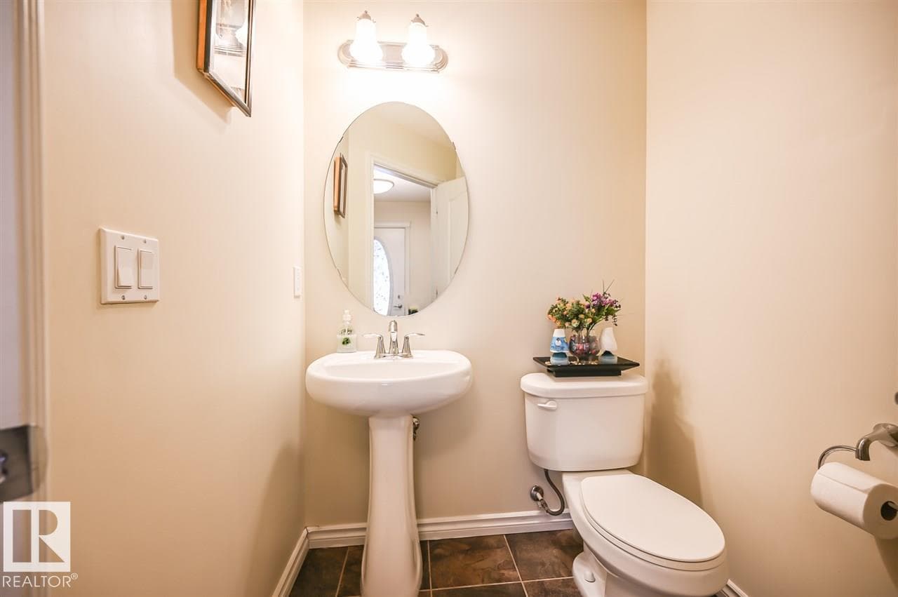 11425 14 AV SW photo 4