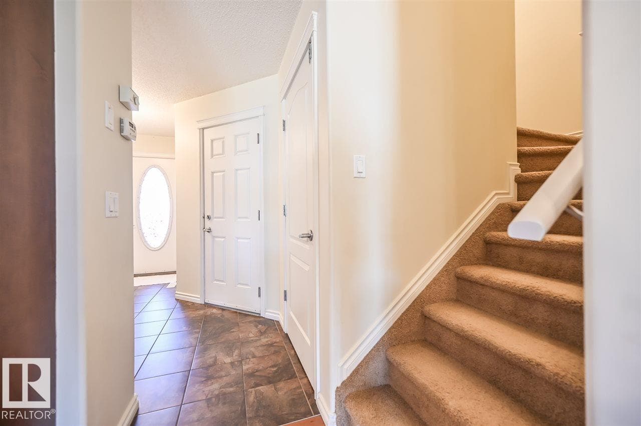 11425 14 AV SW photo 5