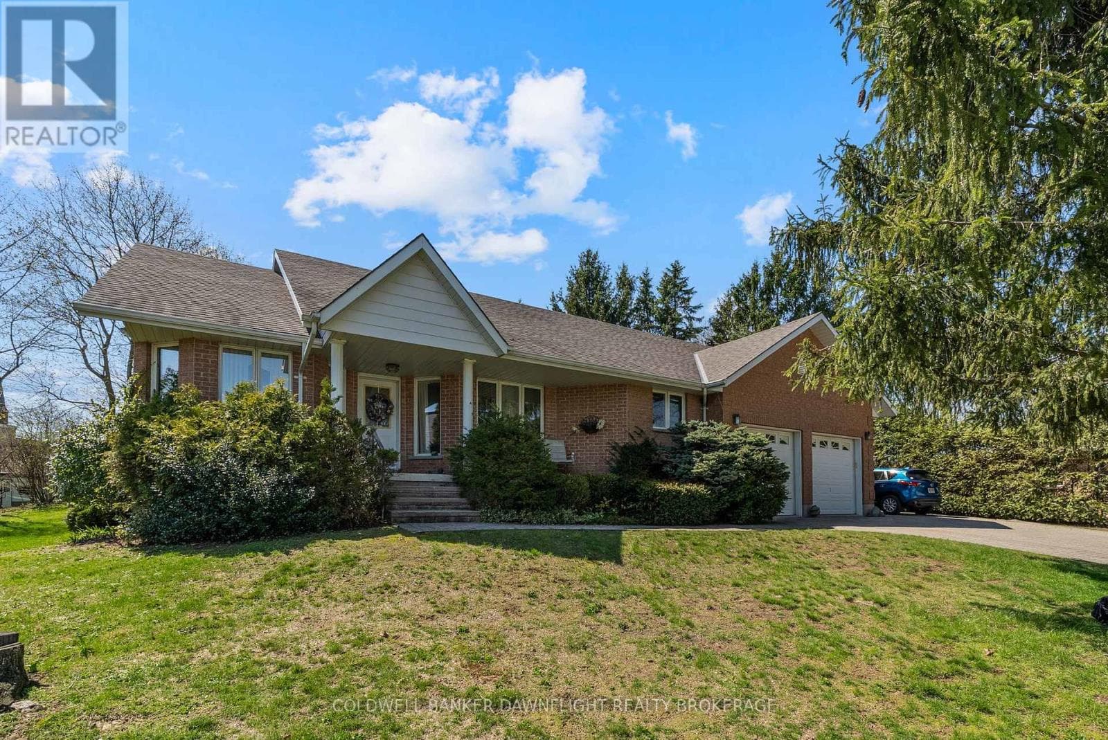 5 bed 3 bath single family at 6 DURAND COURT — $749,900
