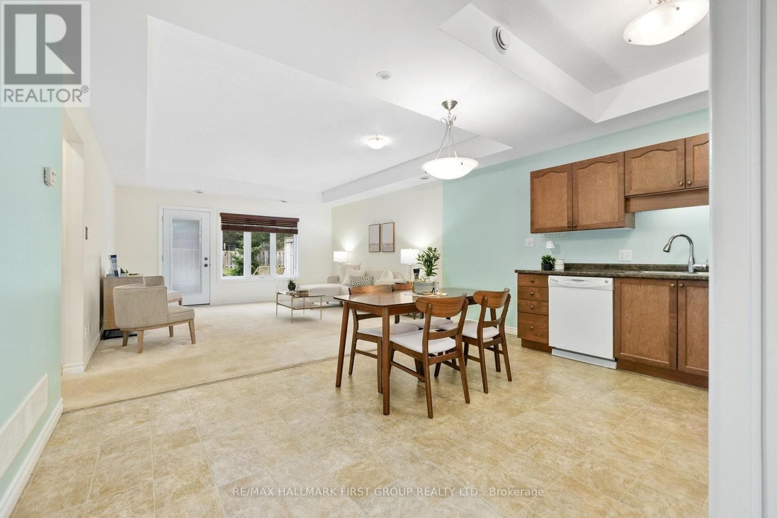 202 - 17 GEORGE COURT photo 5