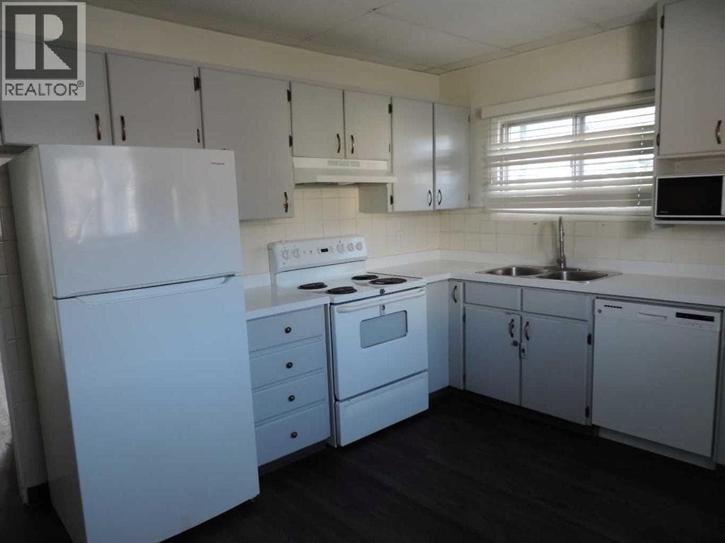 208 Patricia Street photo 3