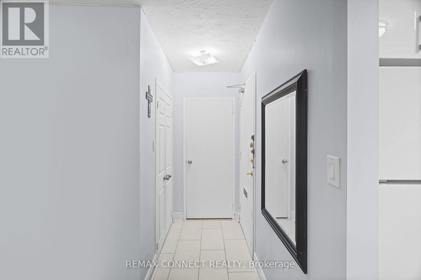 506 - 825 KENNEDY ROAD photo 4