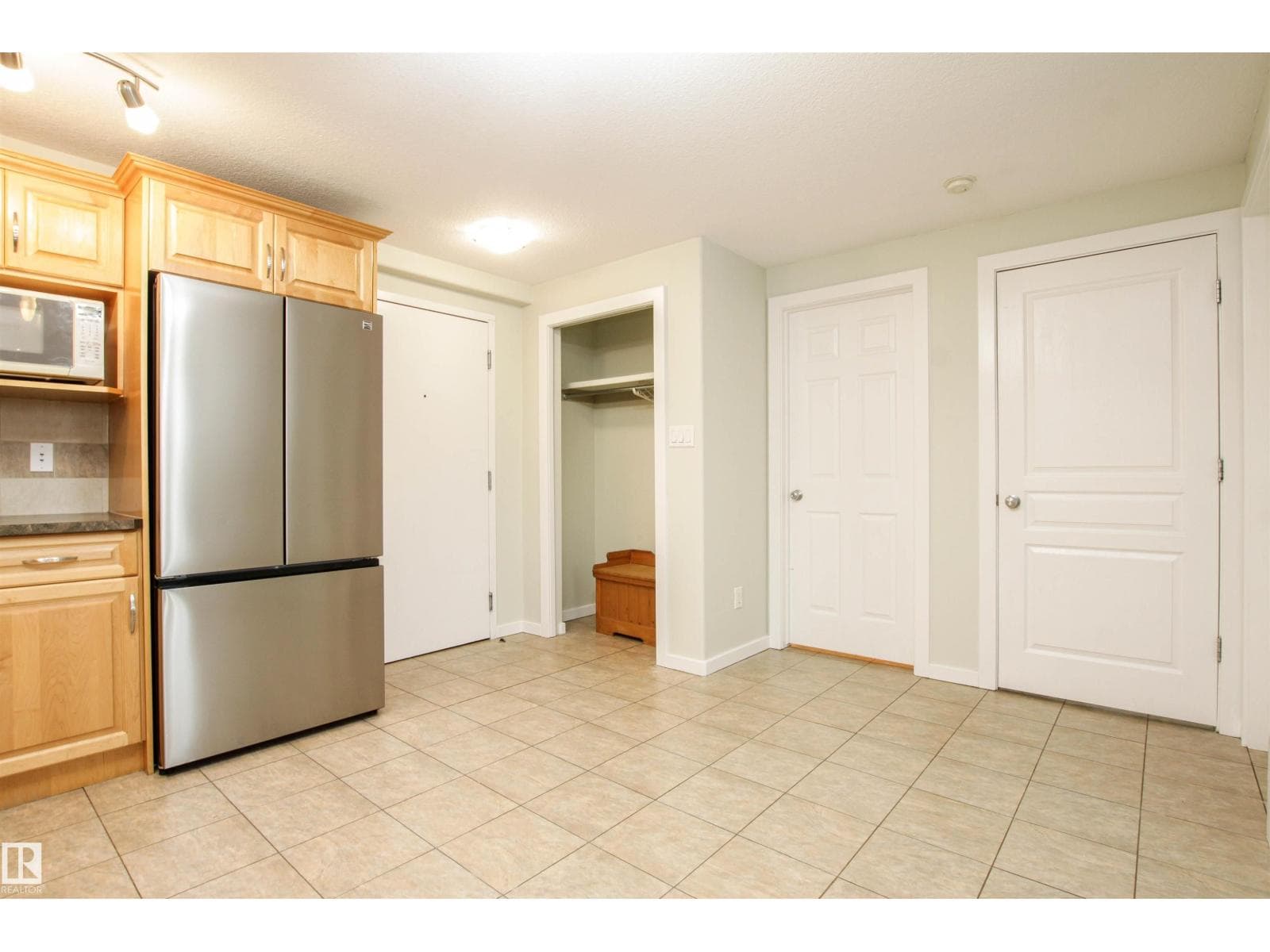 #3 11827 105 ST NW photo 3
