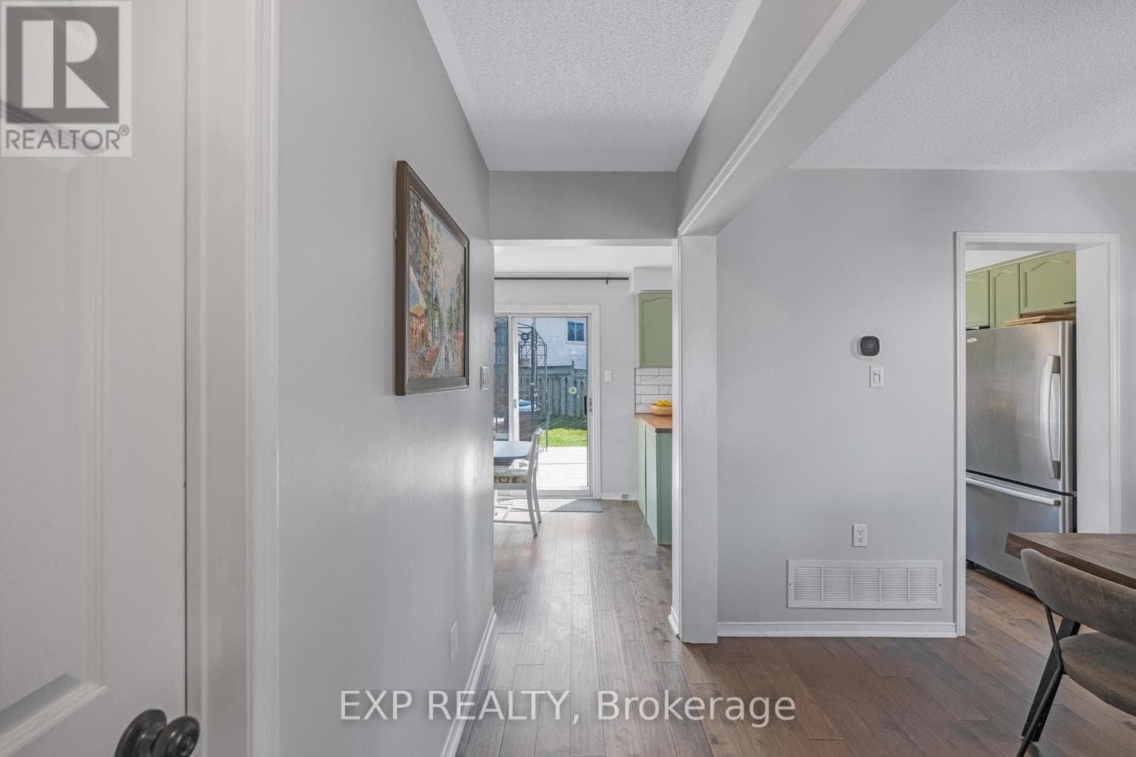 11 KINGSGATE CRESCENT photo 4