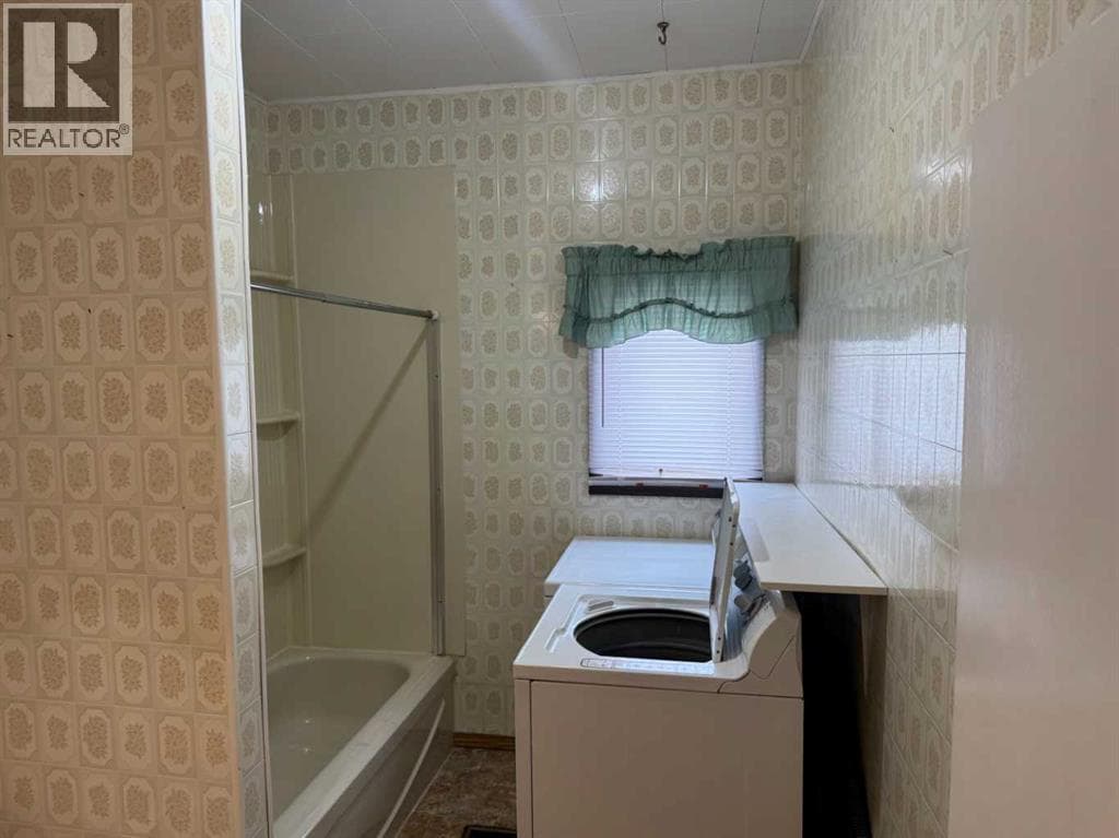 61 Mackenzie Avenue photo 5