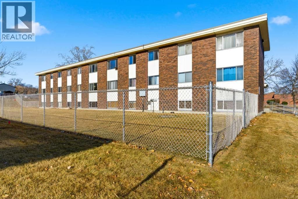 2 bed 1 bath single family at 103, 231 64 Avenue NW — $204,778