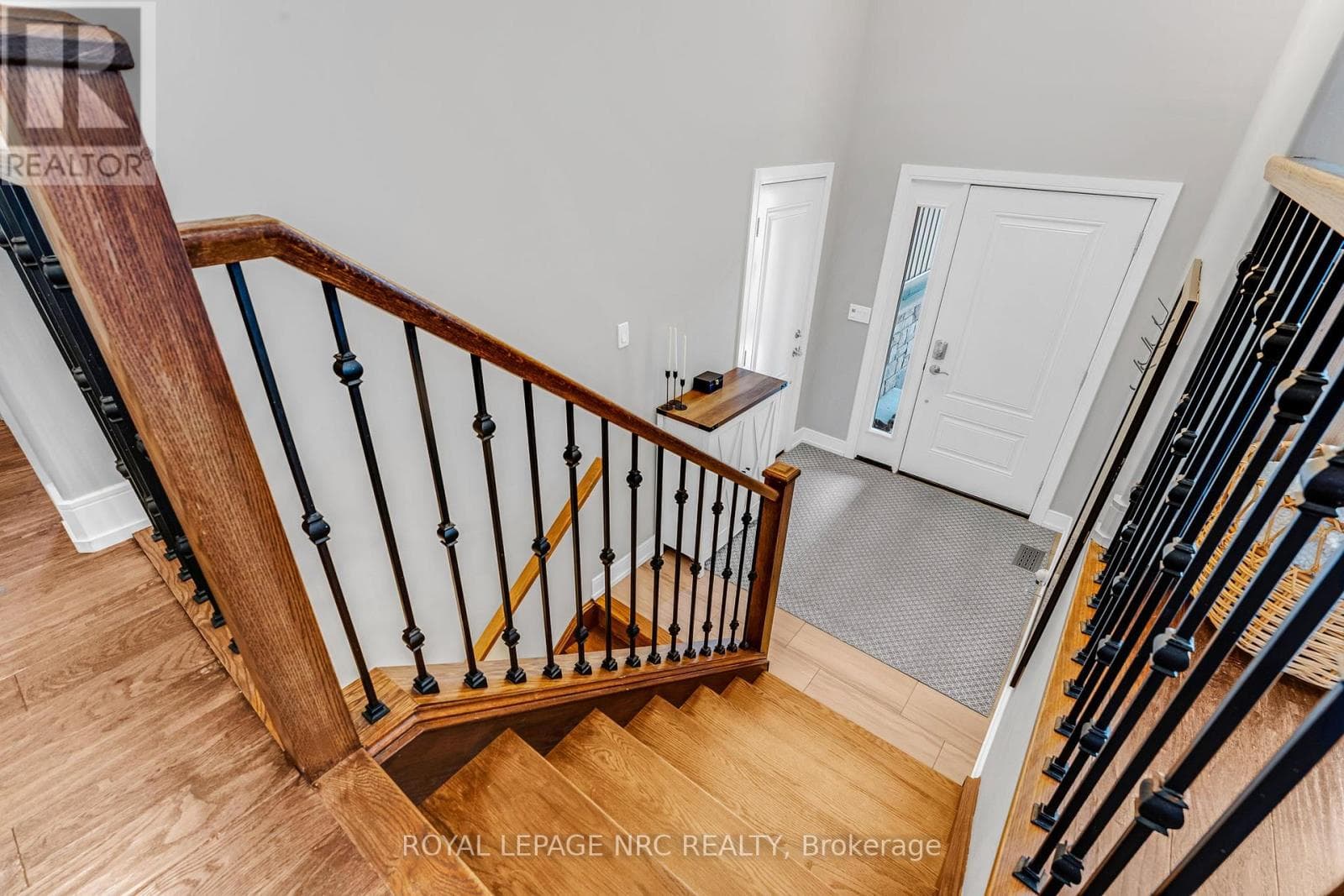 18 ERIE STREET photo 3