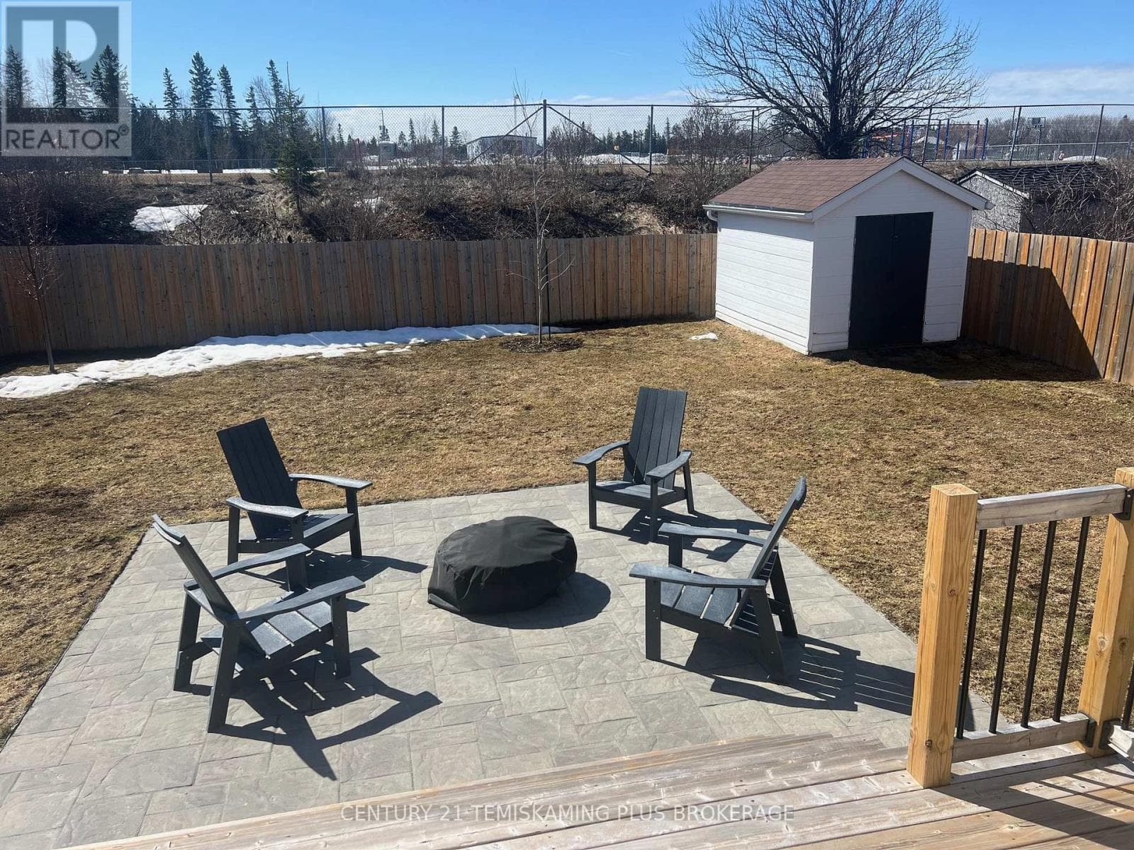 560 HELMER PEDERSEN DRIVE photo 3