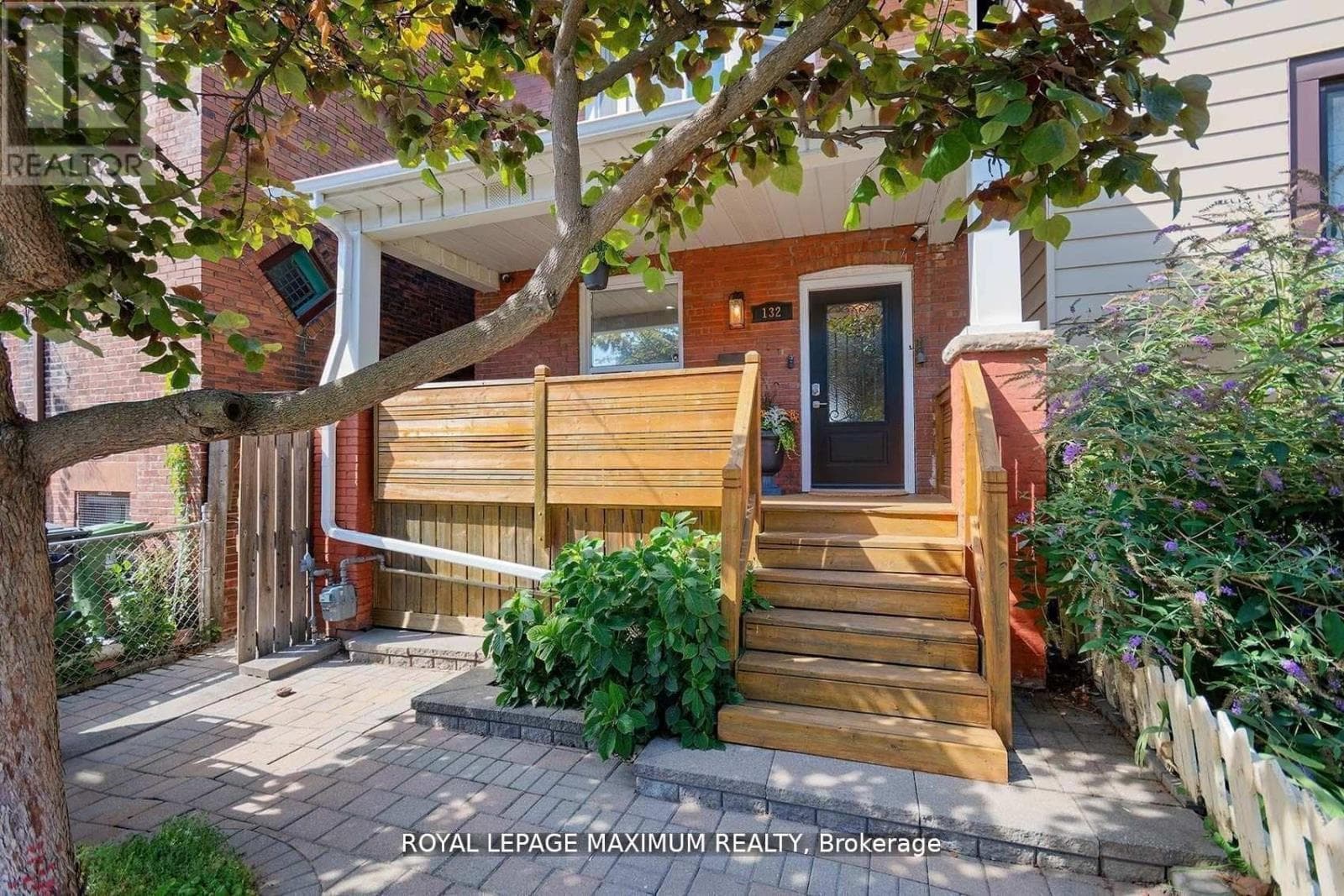132 WALLACE AVENUE photo 2