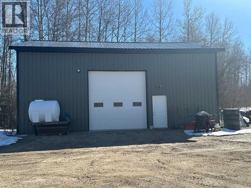 #403, 69402 Range Road 82 photo 3
