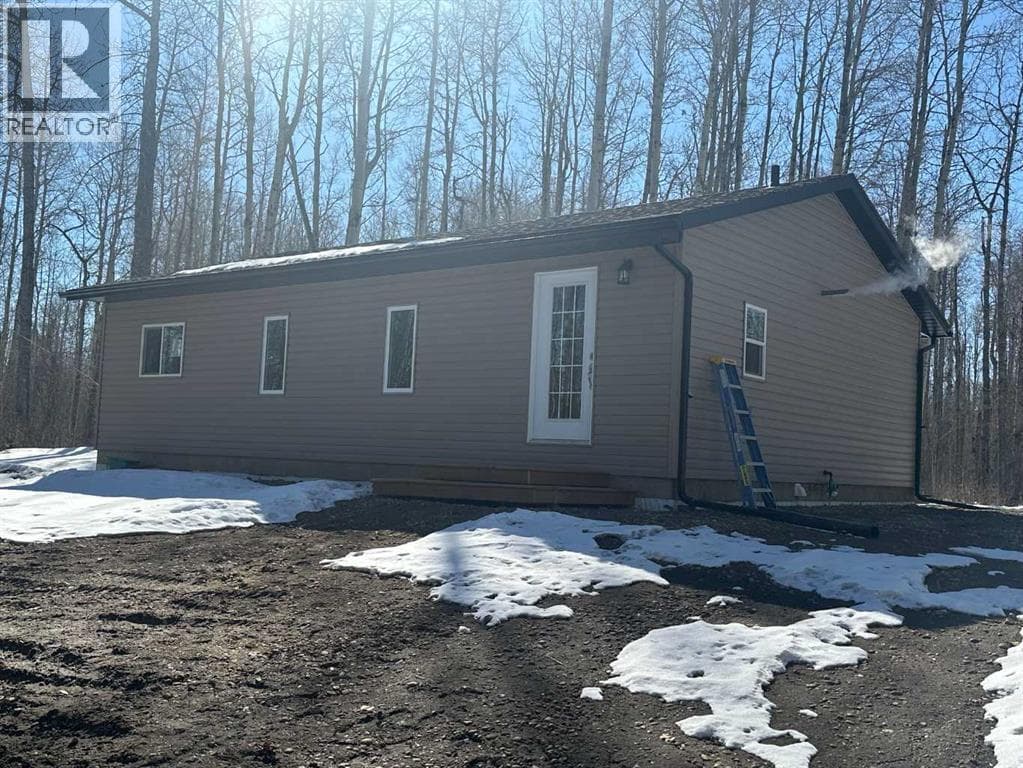 #403, 69402 Range Road 82 photo 2
