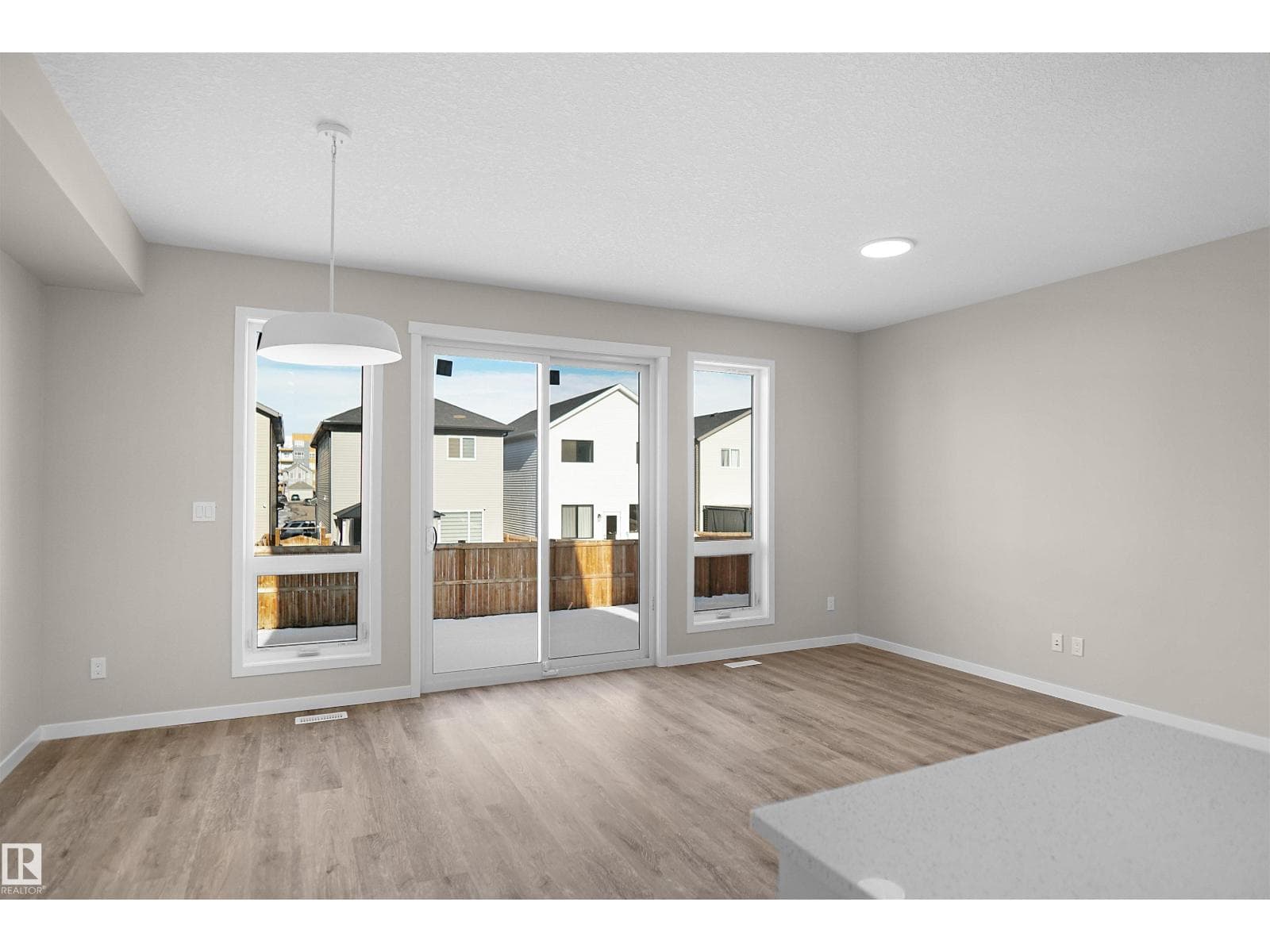 22914 95A AV NW photo 5
