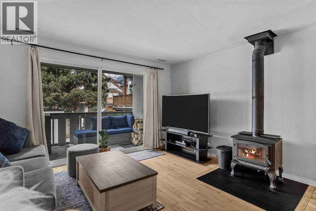 9, 630 3rd Street photo 4